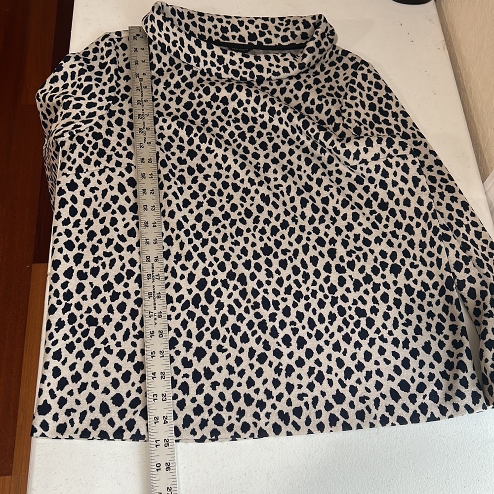 Ann Taylor, Tan & Black Animal Print, Mock Turtleneck, 3/4 Sleeve Top, Medium - Picture 8 of 8